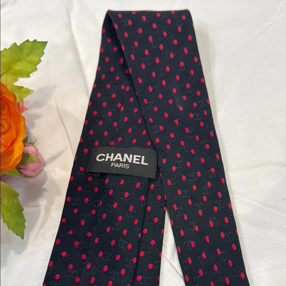 Authentic Chanel Black and Red Polka Dot Tie - Picture 2 of 8